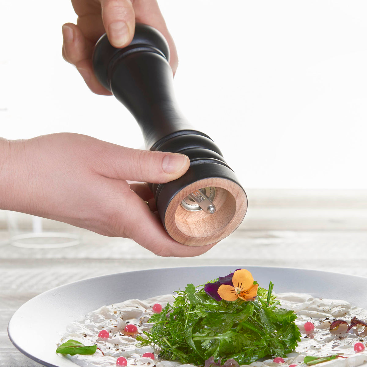 Mills, mortars, nutcrackers