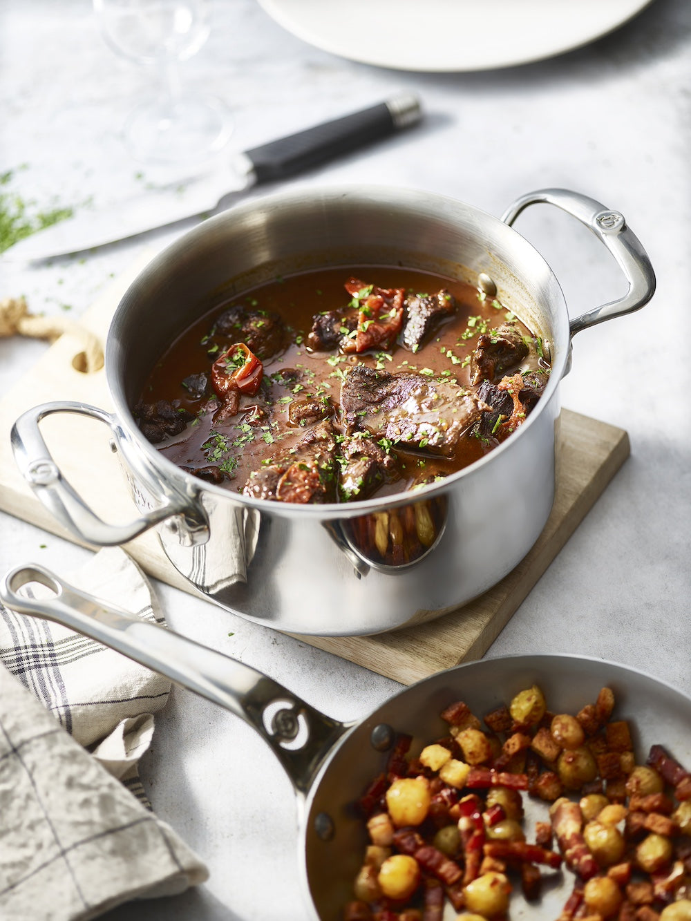 De Buyer Affinity 2.0 gryta med lock