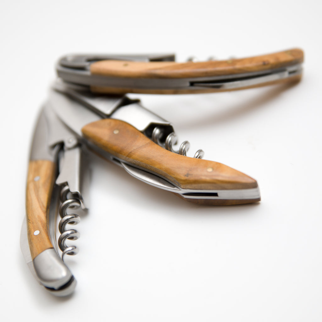 Arte in olivo waiter's friend