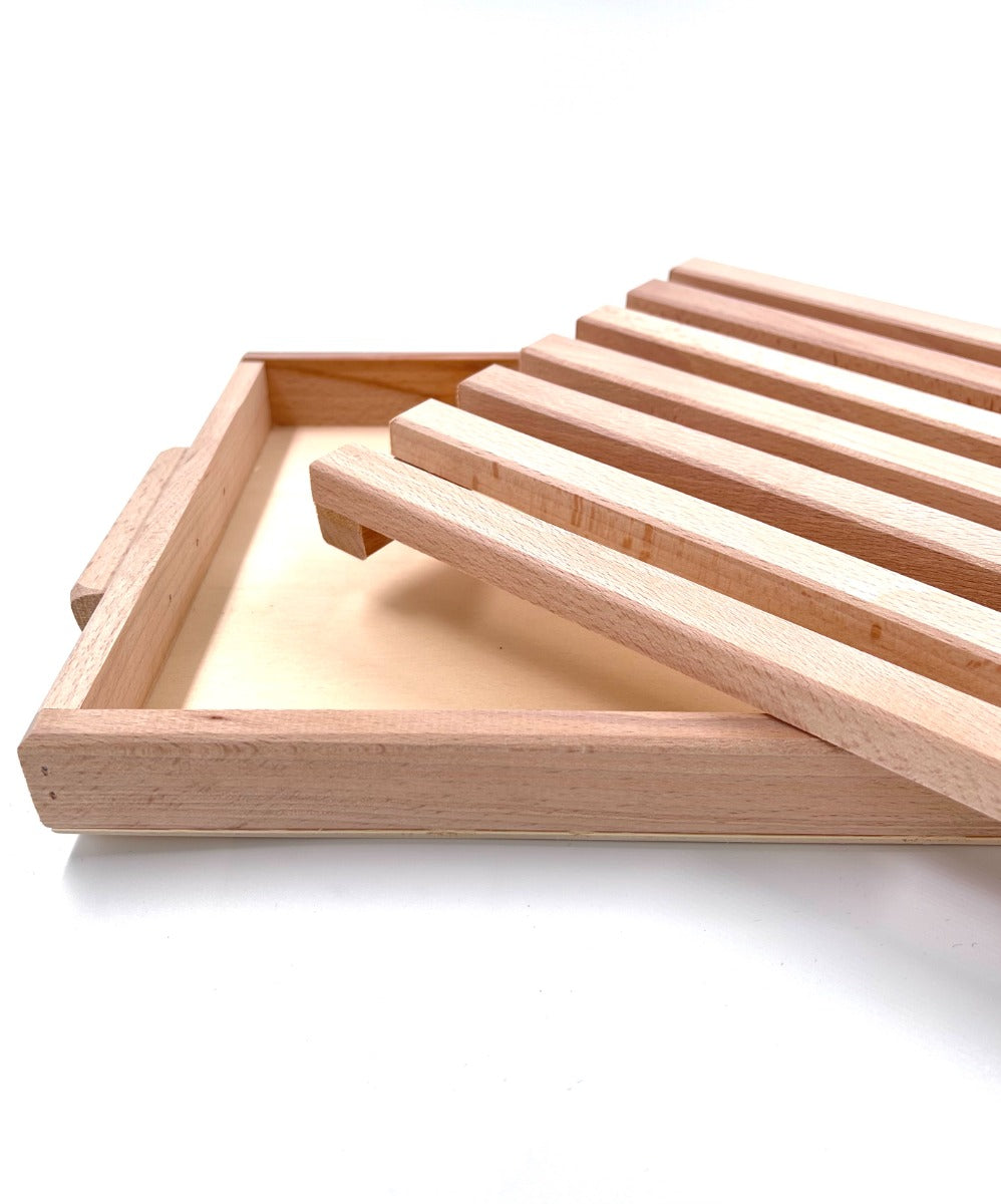 Cutting board for bread