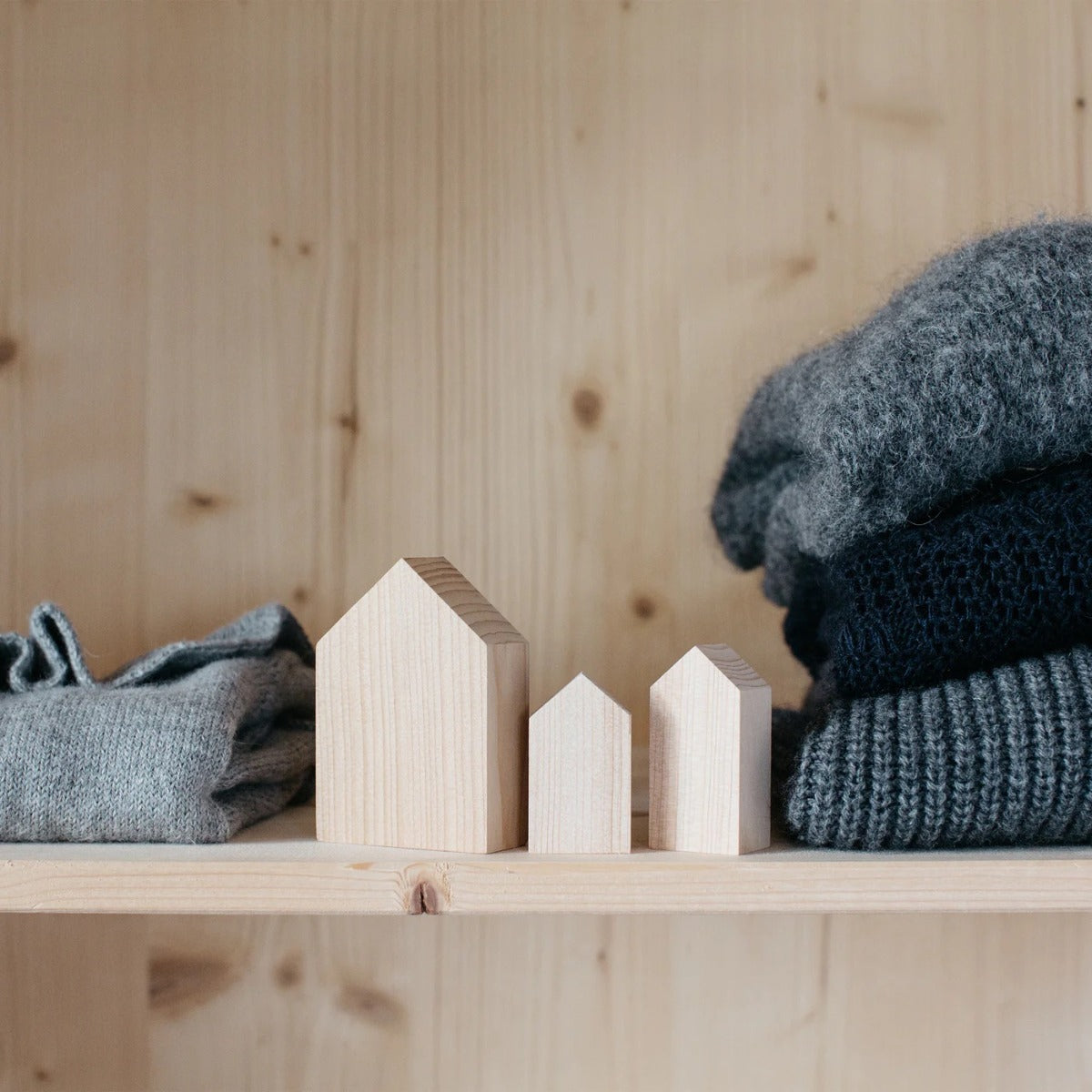 Andrée Jardin cedar wood anti-moth houses, 3 pcs